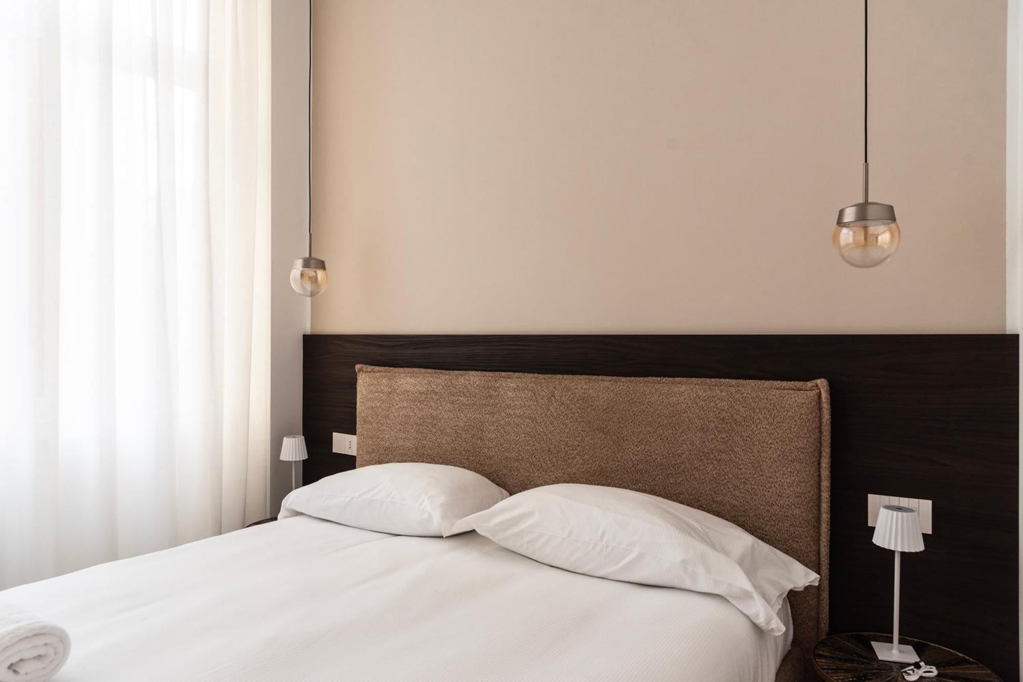 Apartment Youhosty - 2 Bedroom Porta Venezia Milan
