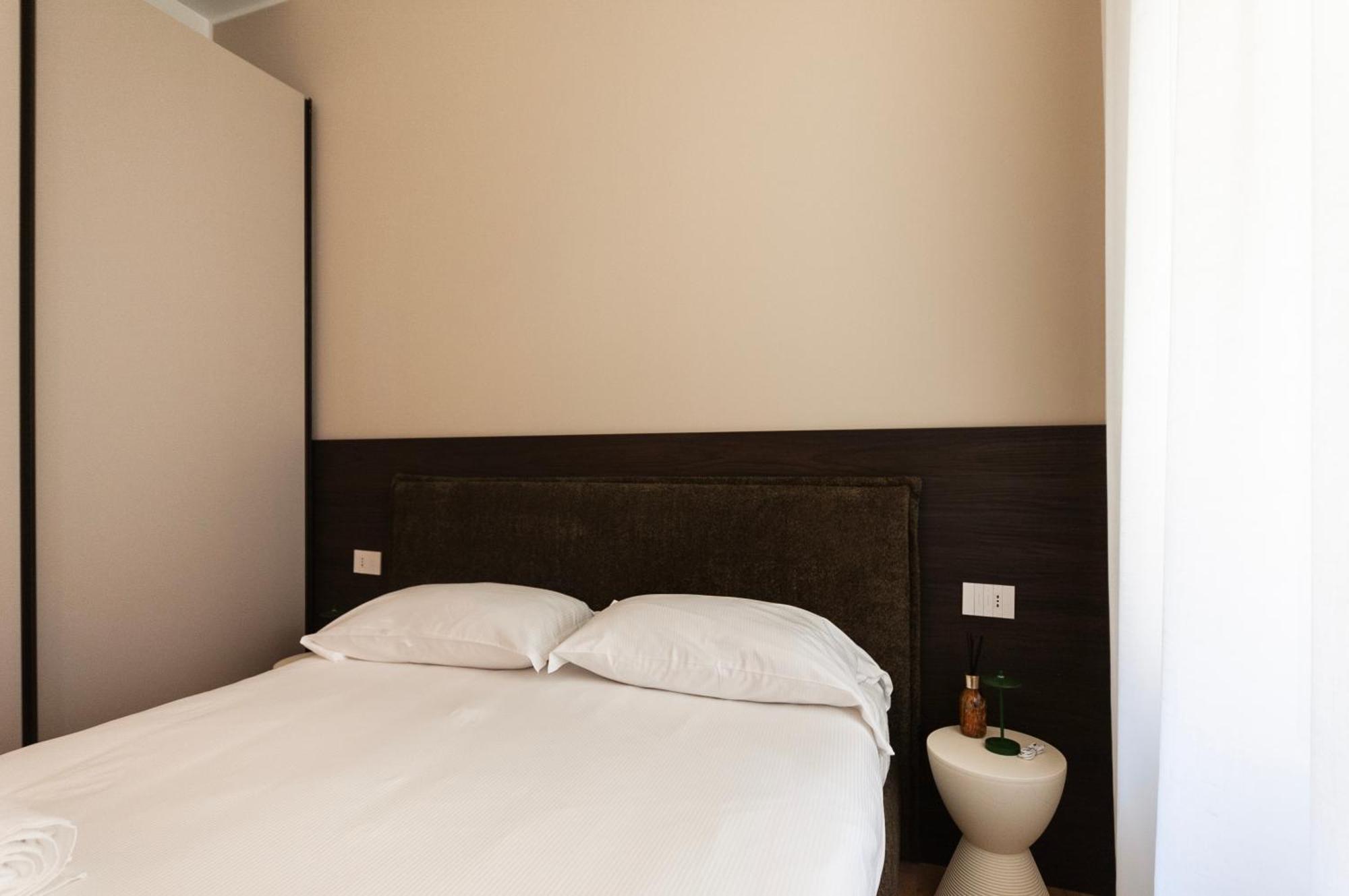 Youhosty - 2 Bedroom Porta Venezia Apartment
