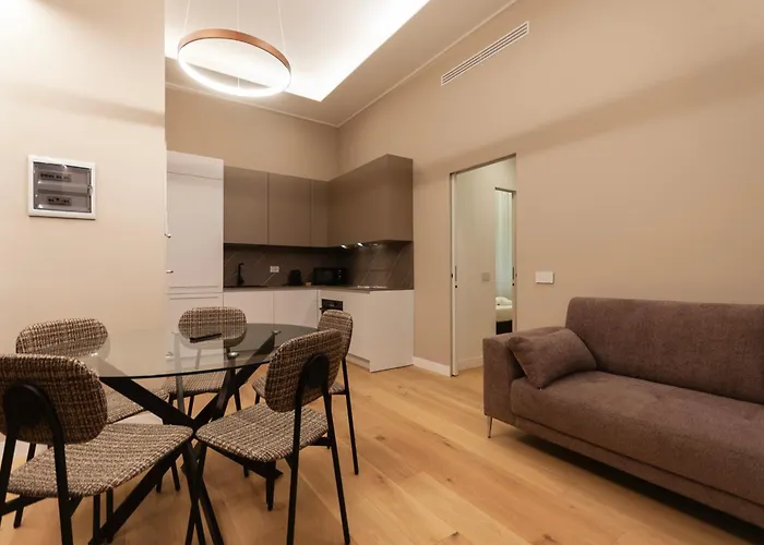 Youhosty - 2 Bedroom Porta Venezia